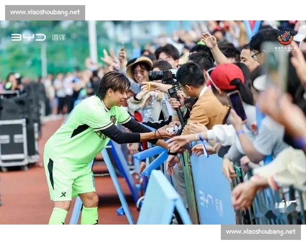 巅峰对决激战绿茵场见证足球比赛激情与荣耀时刻决胜之夜全民热血共赴梦想征程