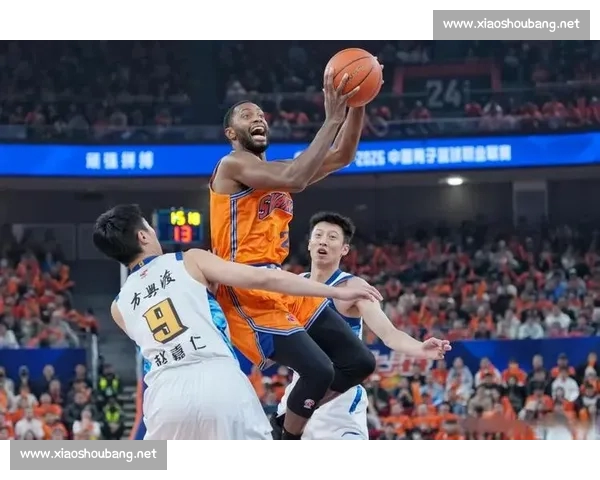 CBA新赛季精彩开局各队角逐激烈球星表现引关注 CBA新赛季精彩开局各队角逐激烈球星表现引关注